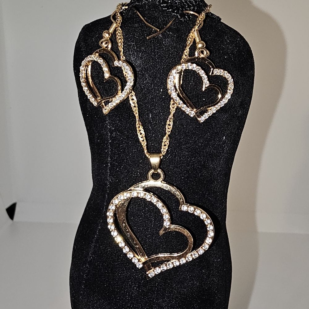 Gold Heart Pendant Necklace and Earring Set